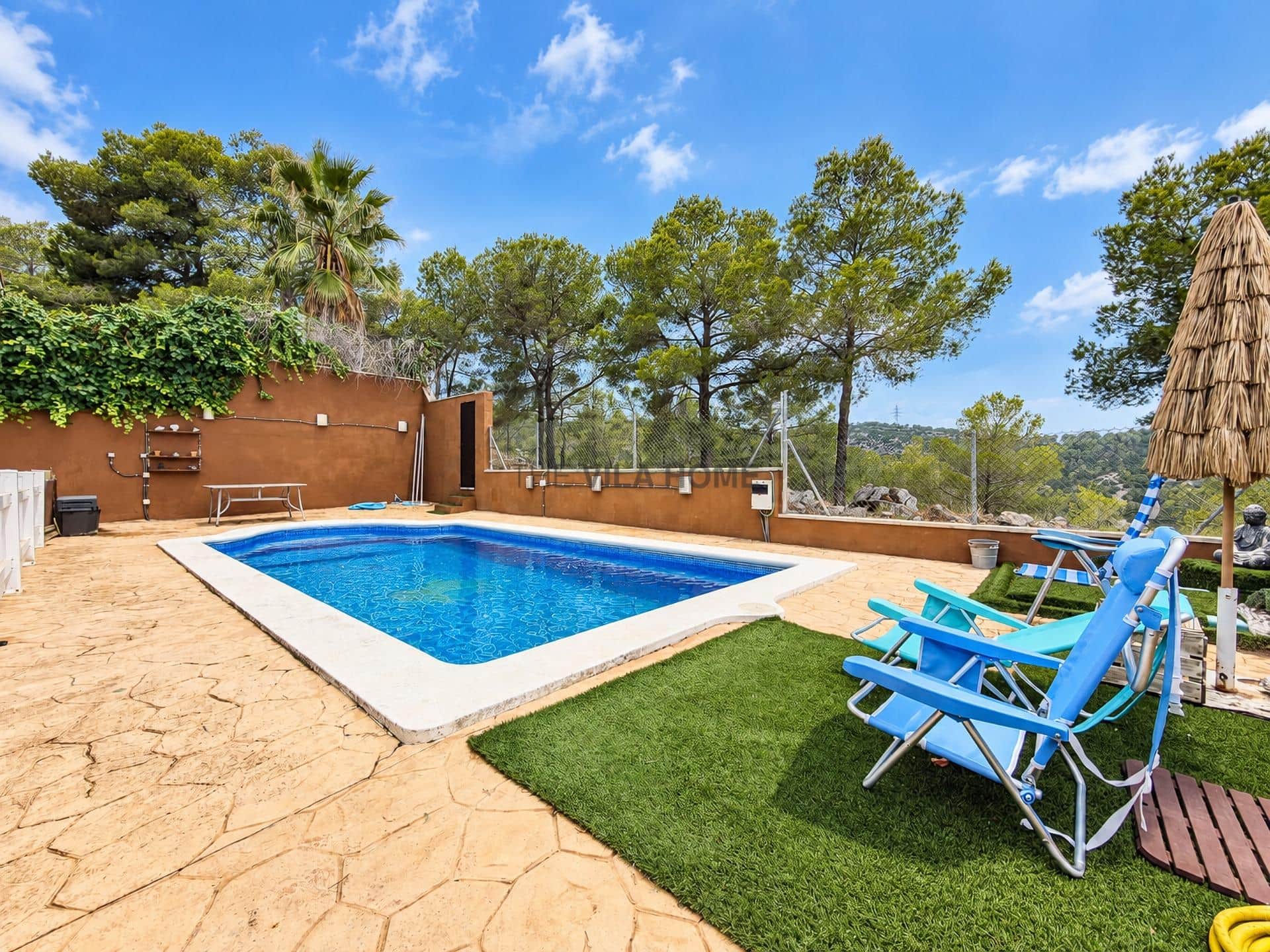 Casa de 4 habitaciones con piscina en Canyelles — foto 5