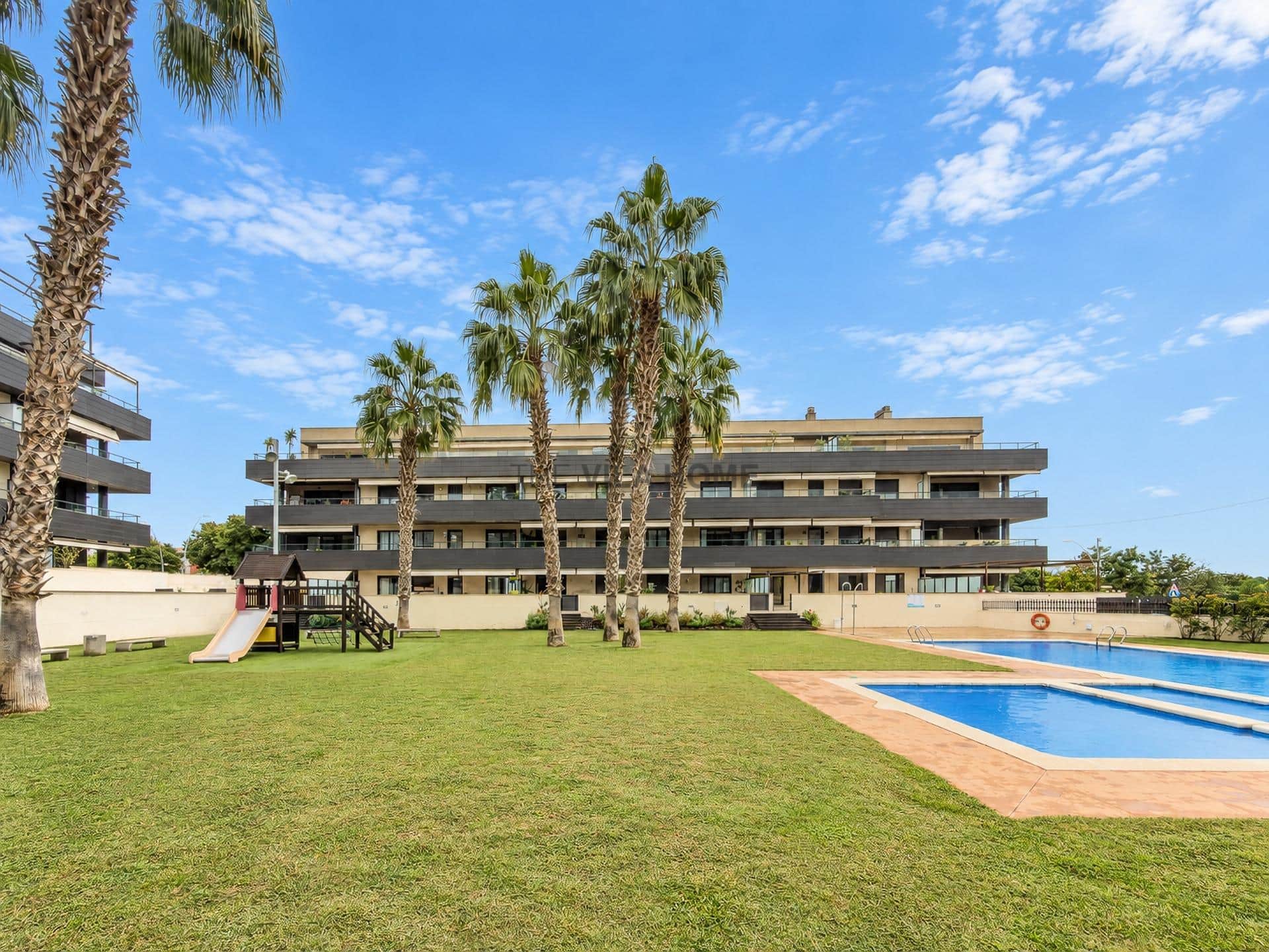 Planta baja de 2 habitaciones con piscina en Vilanova i la Geltrú — foto 3