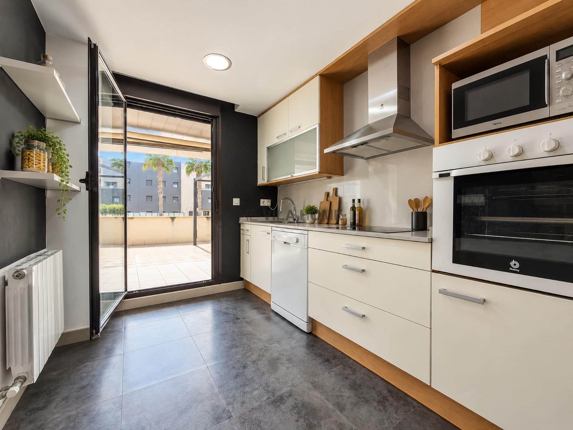 Planta baja de 2 habitaciones con piscina en Vilanova i la Geltrú — foto 9
