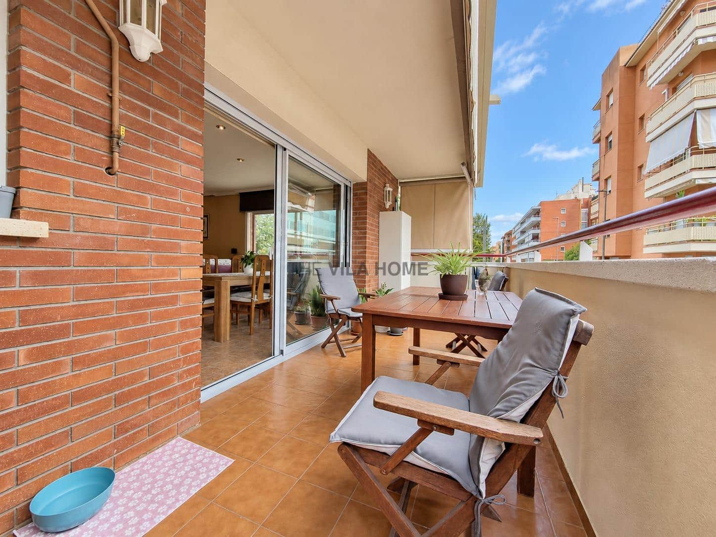 Planta baja de 4 habitaciones con terraza en Vilanova i la Geltrú — foto 2