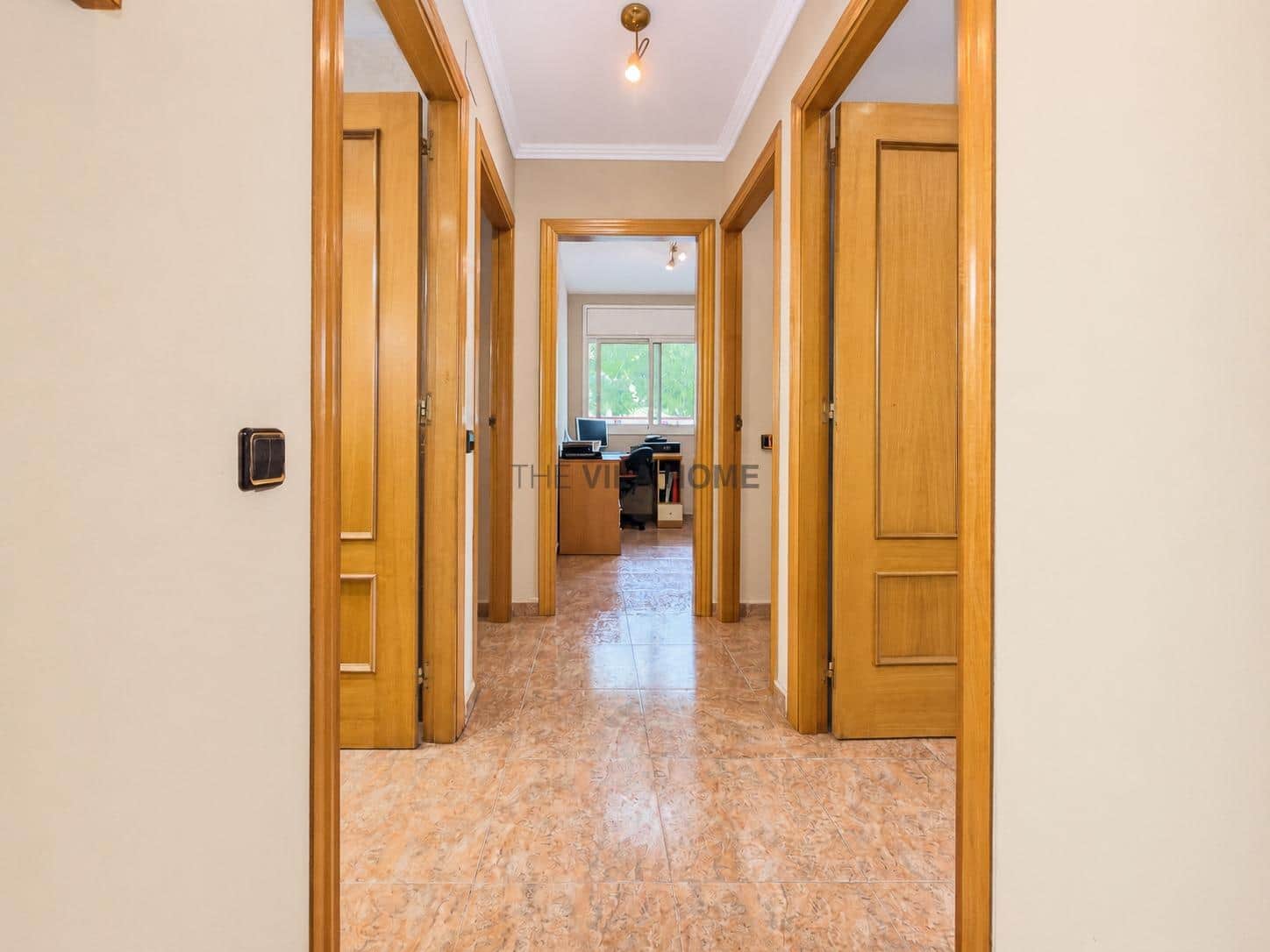 Planta baja de 4 habitaciones con terraza en Vilanova i la Geltrú — foto 10